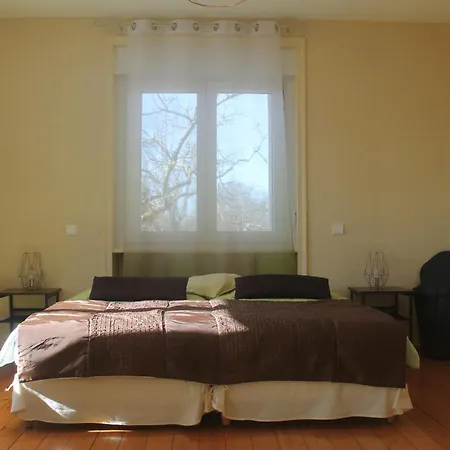 Aux Berges De La Thur